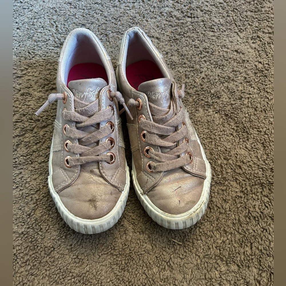 Girls size 2 shoes